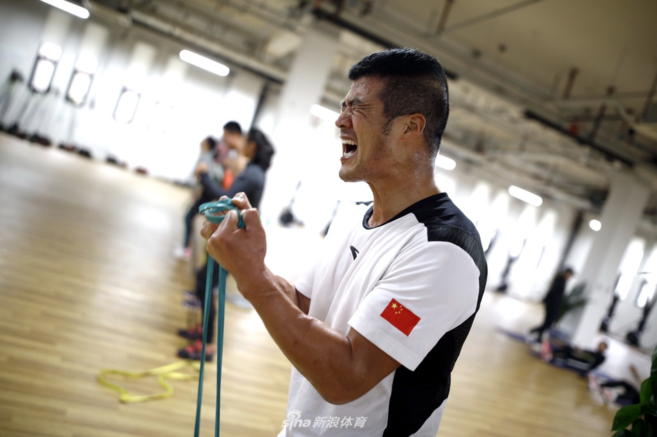 极限跑神陈盆滨跨界越野滑雪