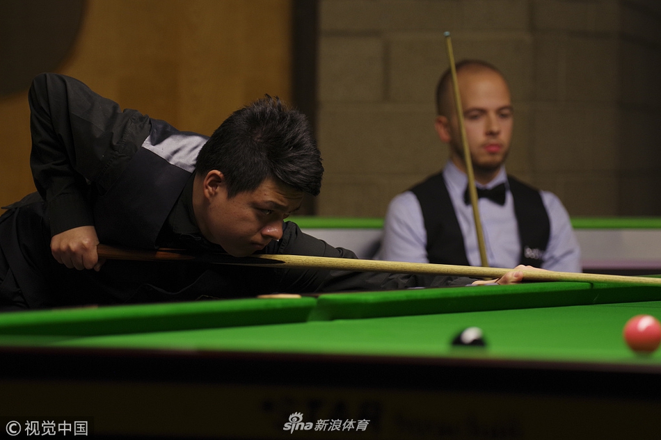 英锦赛第3轮鲁宁6-4布雷切尔