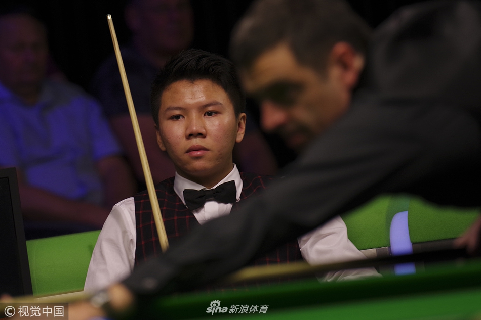 英锦赛第3轮奥沙利文6-0周跃龙
