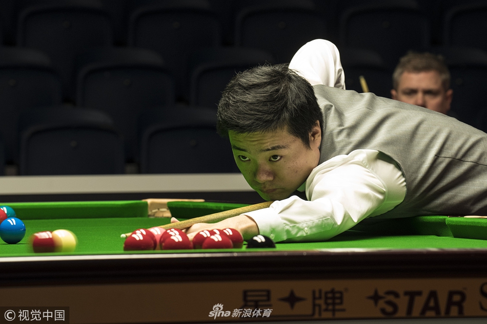 苏格兰赛第二轮丁俊晖4-1米尔金斯