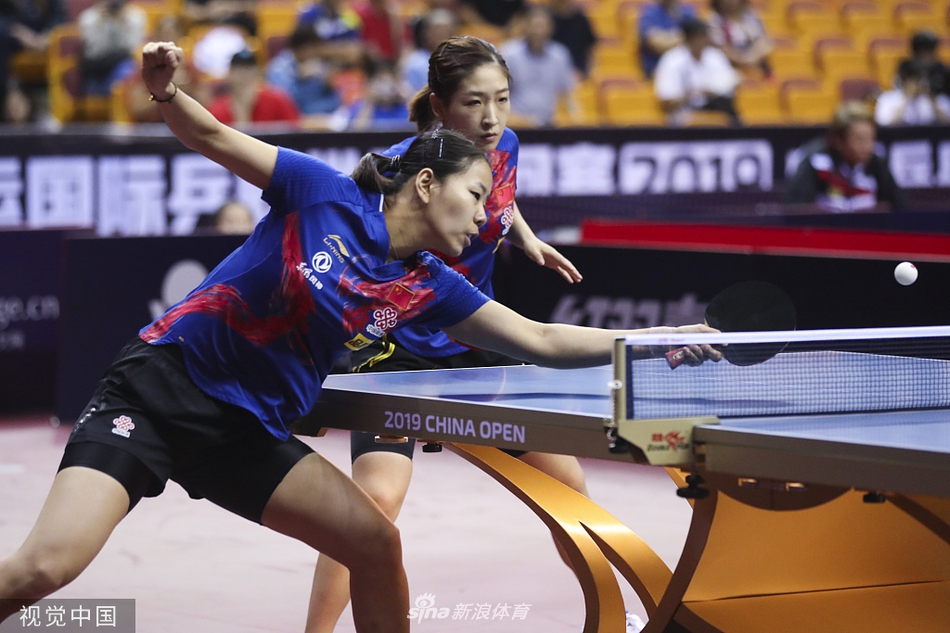 中乒赛刘诗雯/顾玉婷3-0