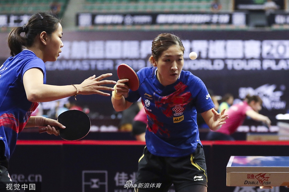 中乒赛刘诗雯/顾玉婷3-0