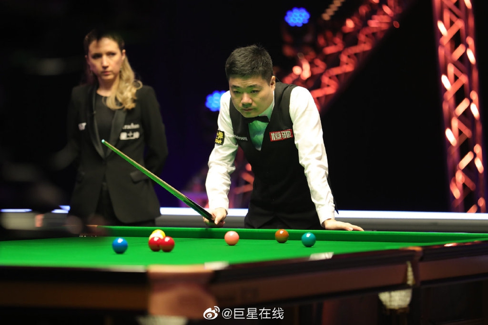 大奖赛首轮丁俊晖4-0杰克-琼斯