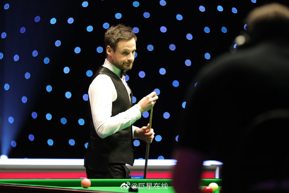 大师赛首轮吉尔伯特6-2佩里