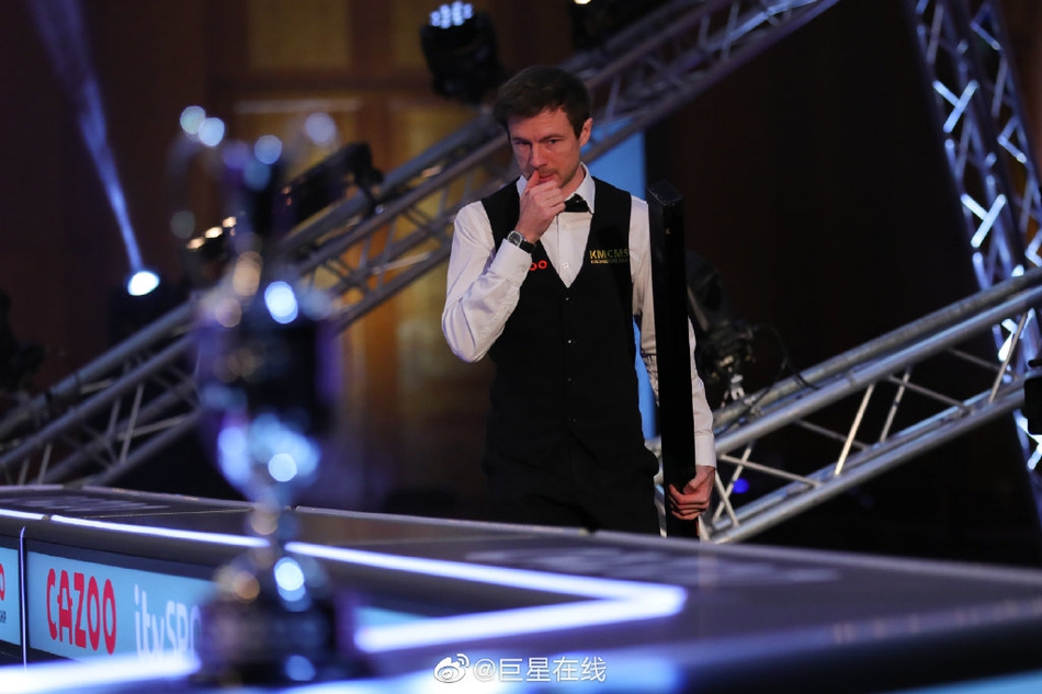 巡回锦标赛罗伯逊10-5小司机