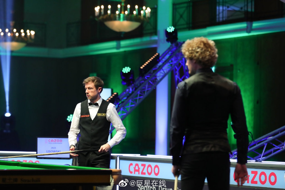 巡回锦标赛罗伯逊10-5小司机