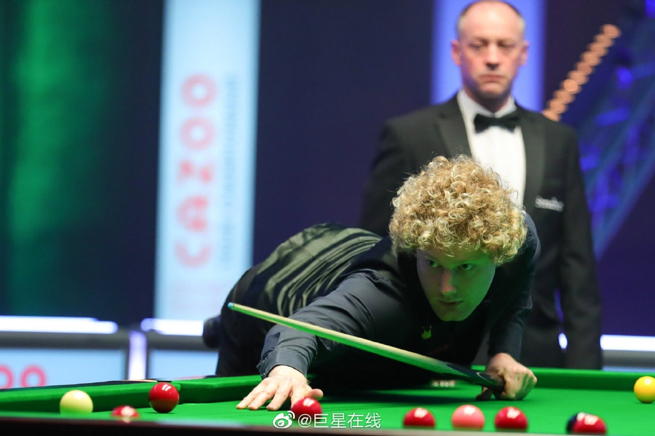 巡回锦标赛罗伯逊10-5小司机