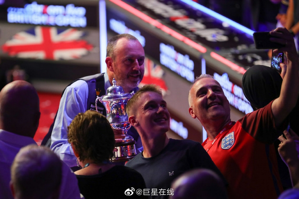 英国公开赛威廉姆斯夺冠