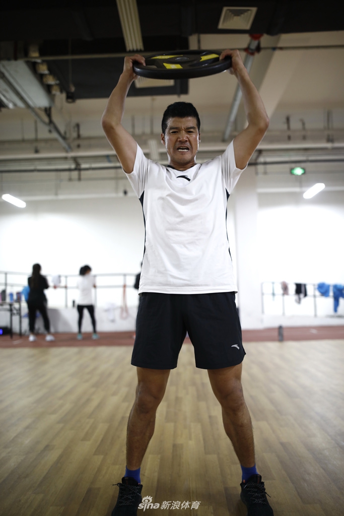 极限跑神陈盆滨跨界越野滑雪