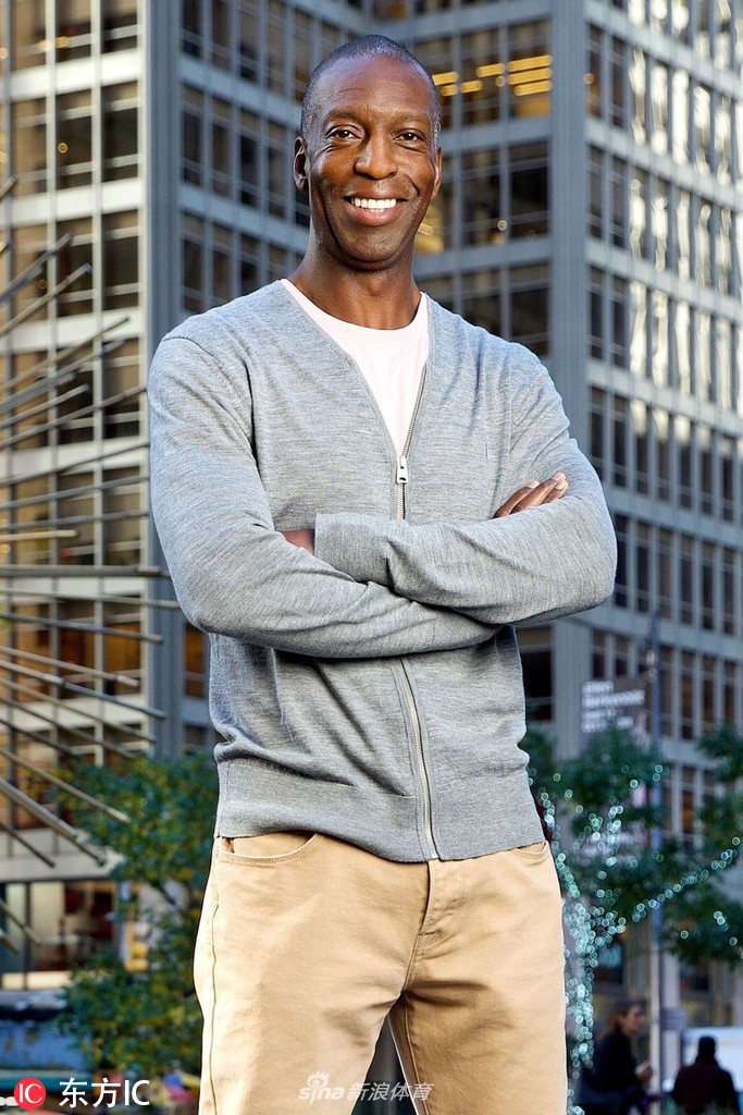 中风康复迈克尔-约翰逊拍写真