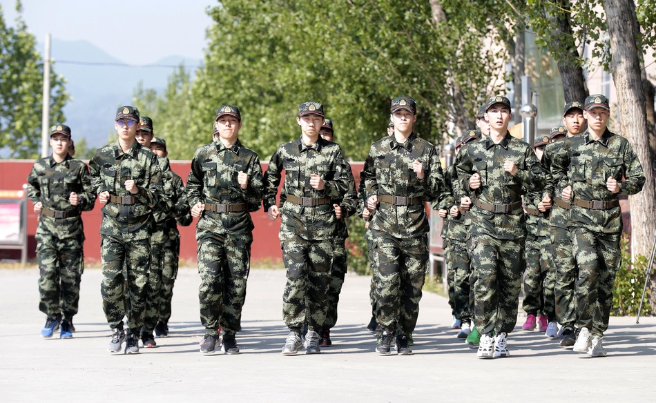 短道队军训闭营仪式在京举行