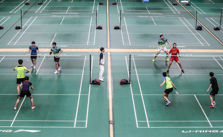 辽宁羽毛球队训练杜婧亲自上阵