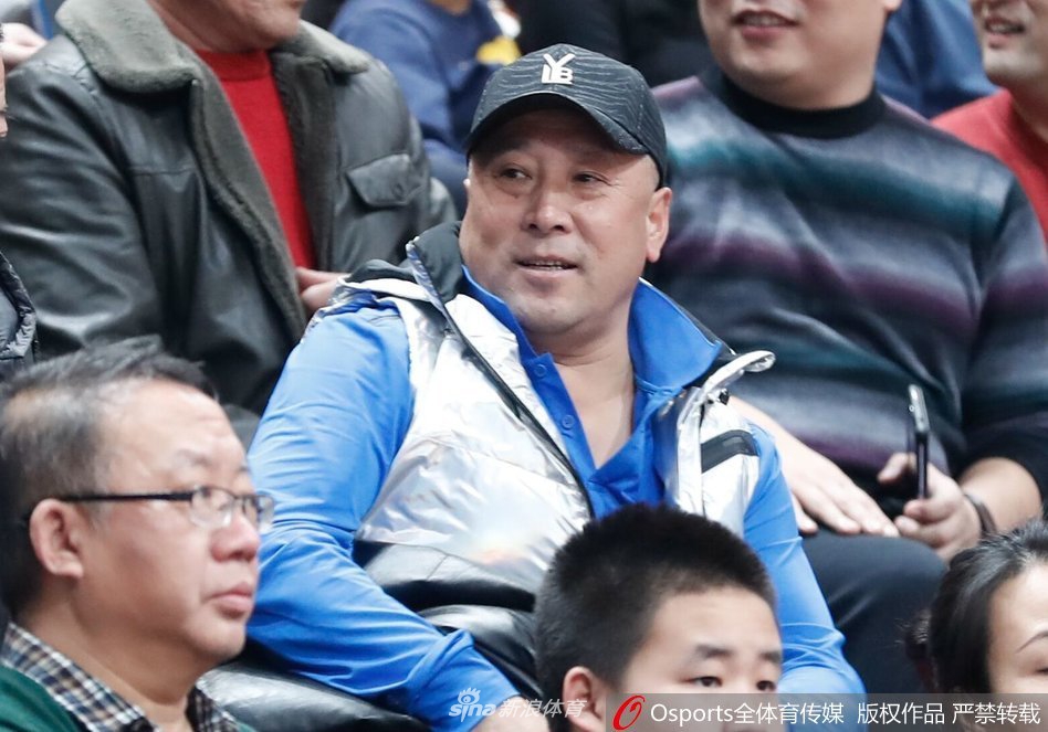 李永波现场见证辽宁男篮结束连胜