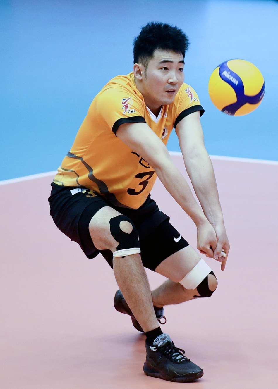 男排超级联赛：四川胜上海