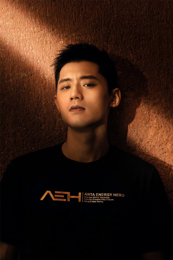 潘石屹为张继科拍写真大片