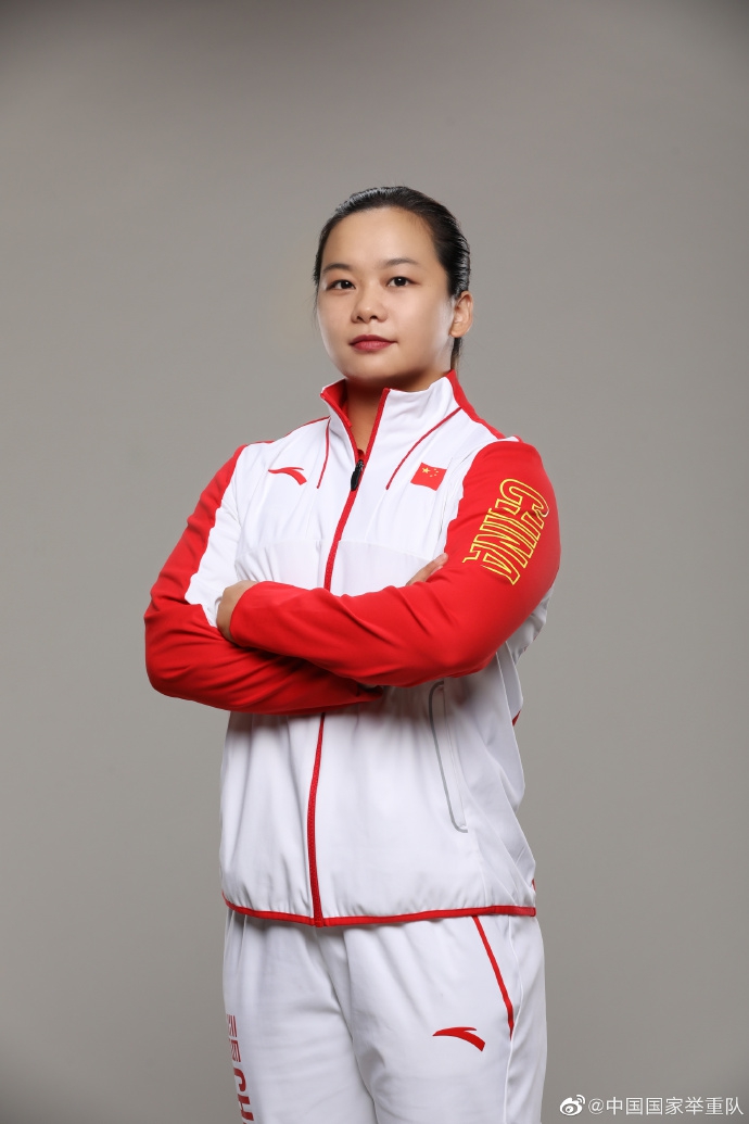中国举重队世锦赛定妆照