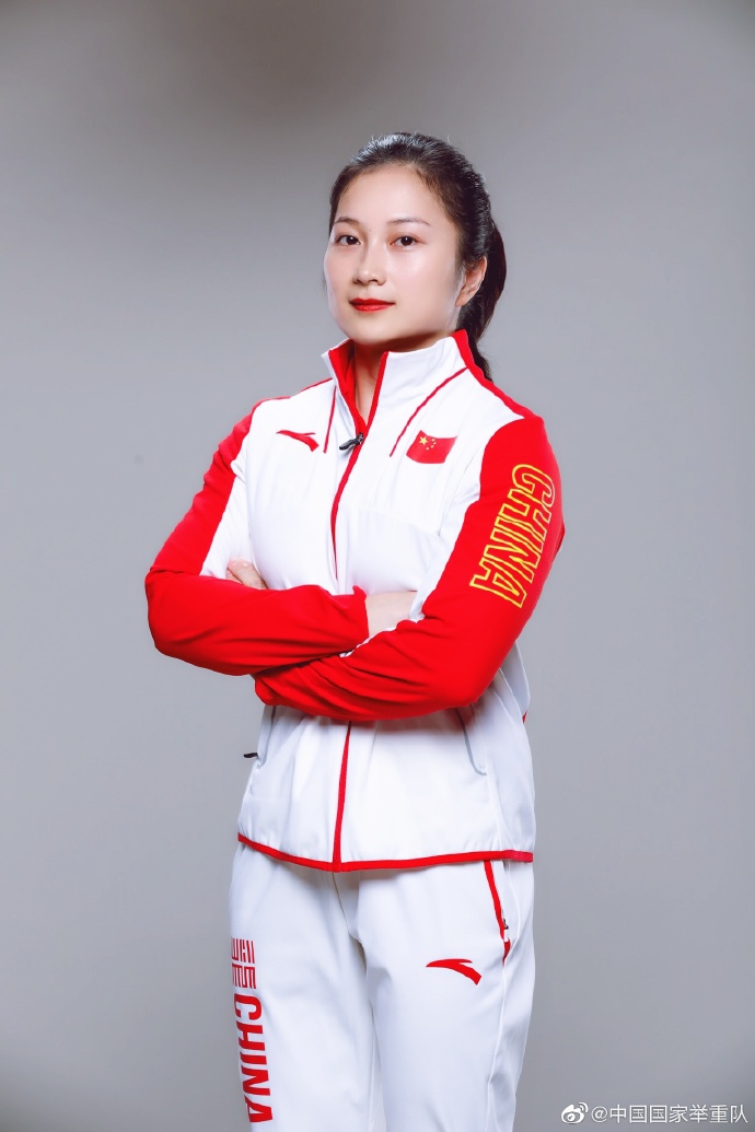 中国举重队世锦赛定妆照