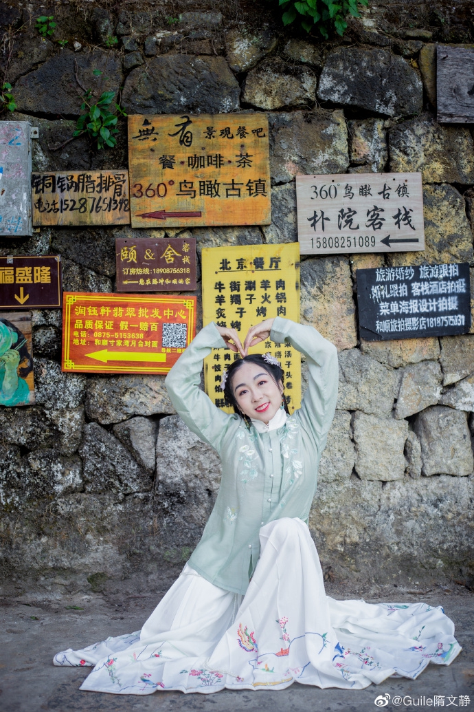 隋文静晒出古装美照