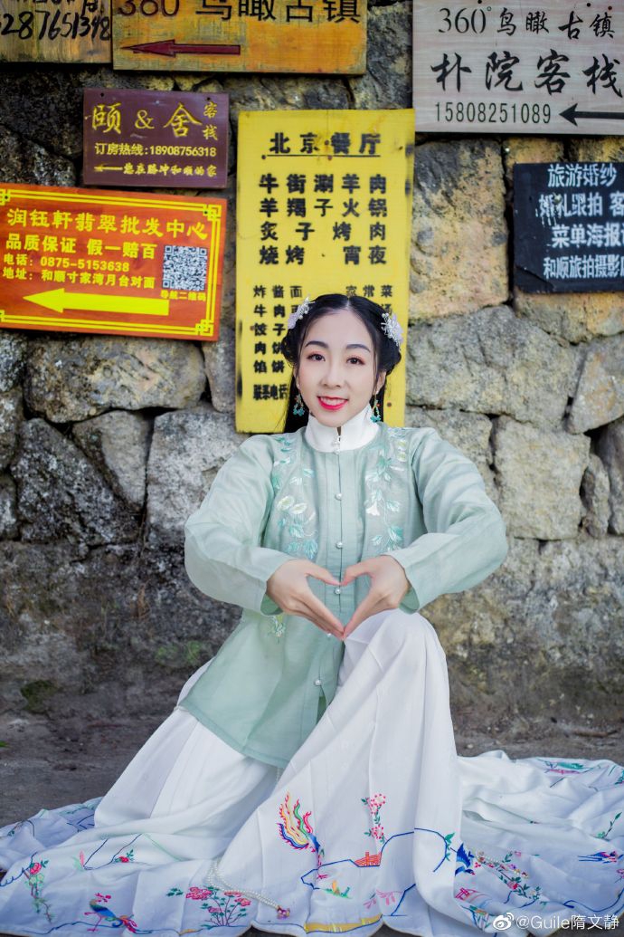 隋文静晒出古装美照