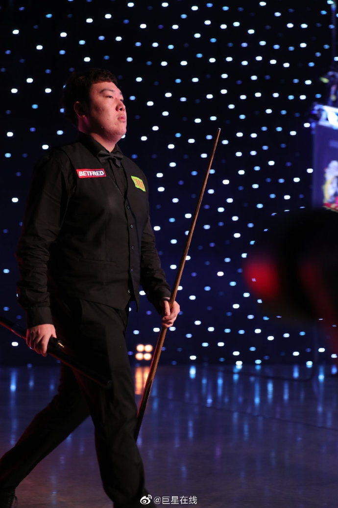 大师赛颜丙涛10-8希金斯夺冠