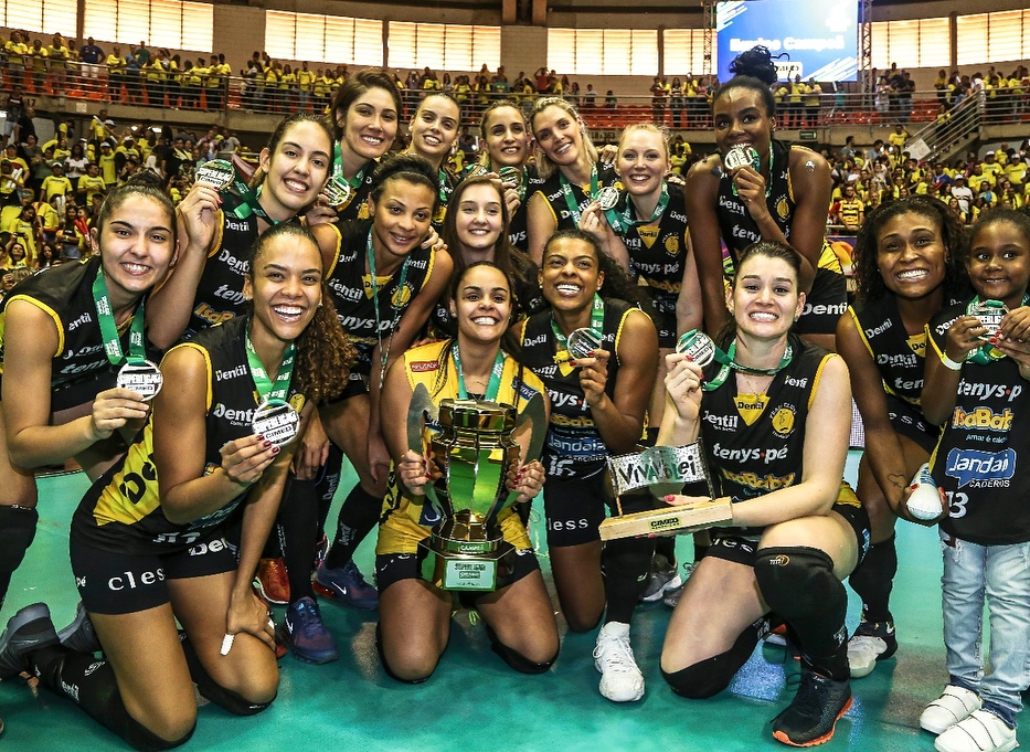 海滩金局胜舒耐登顶巴西女排冠军