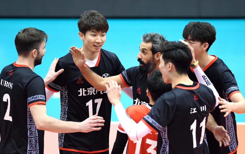 男排联赛首回合北京3-2上海