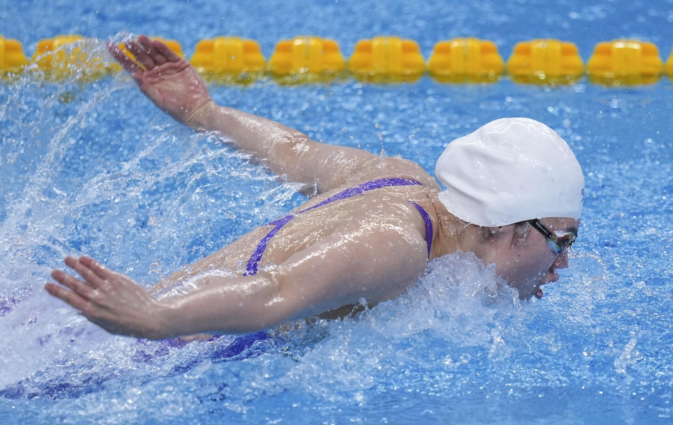 冠军赛张雨霏获100米蝶泳冠军