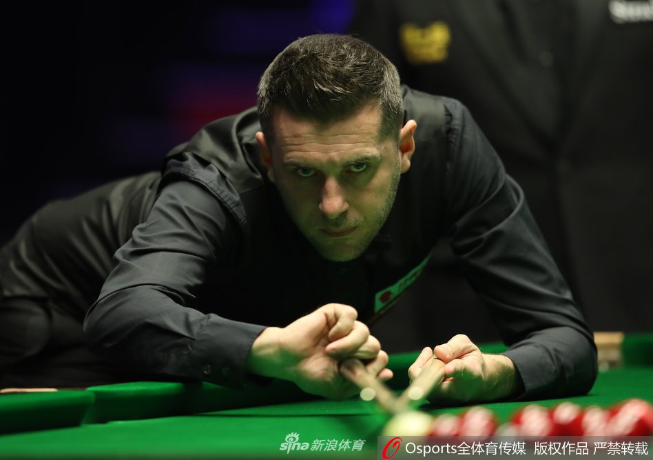 大师赛塞尔比6-2马奎尔