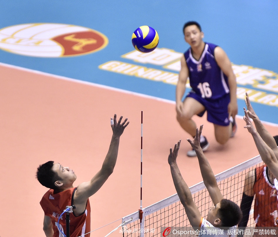 辽宁男排3-2河北男排刘亚男观战