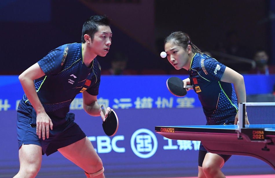 直通赛许昕/刘诗雯2-0郑培锋/石洵瑶