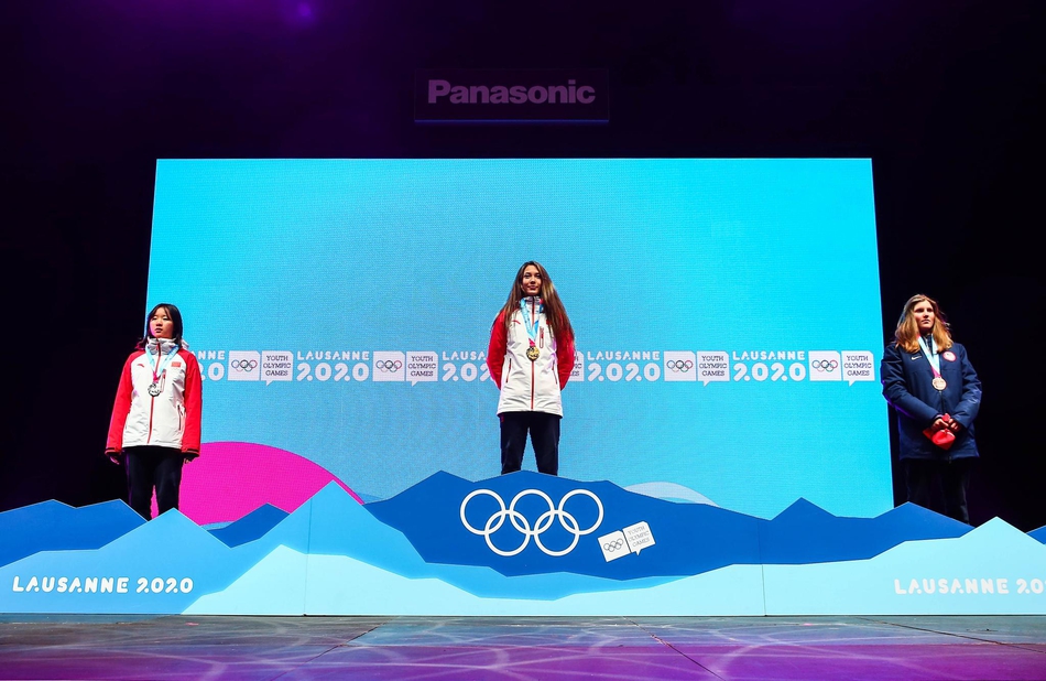 冬青奥会女子U型场地谷爱凌夺金