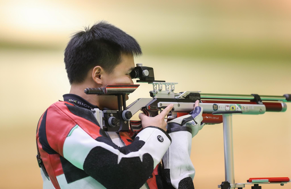 冠军赛余浩楠/杨倩步枪混团夺冠