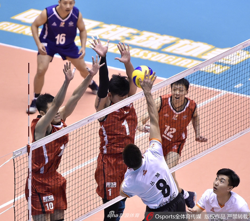 辽宁男排3-2河北男排刘亚男观战