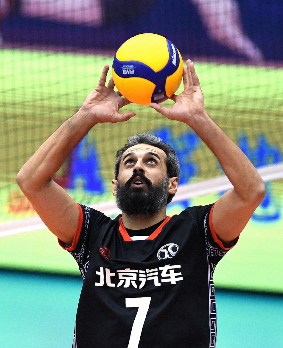 男排联赛首回合北京3-2上海