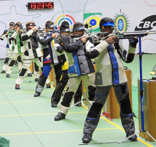 射击世界杯余浩楠夺冠破纪录