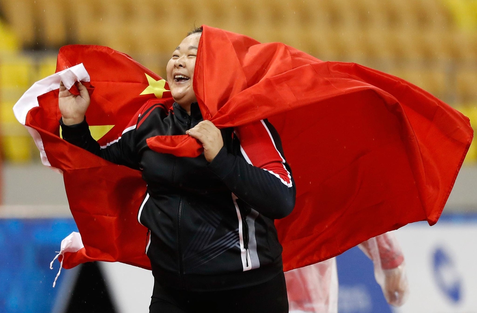 军运会女子链球王峥夺金