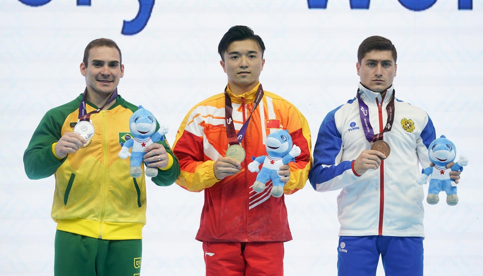 军运会刘洋获吊环金牌