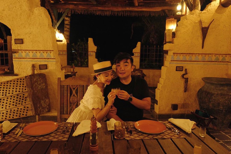 何雯娜孕期在海岛度假把美好定格