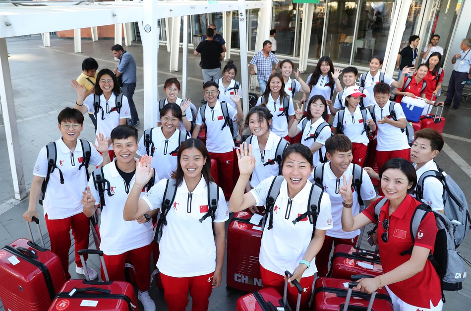 中国大学生体育代表团抵达意大利