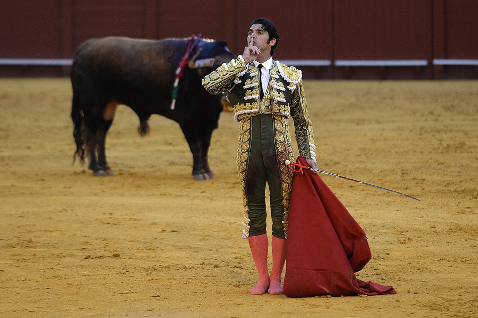 塞维利亚斗牛表演血脉喷张