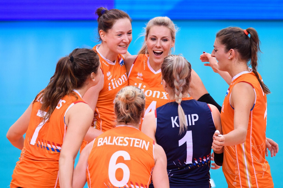 世联荷兰女排3-0多米尼加