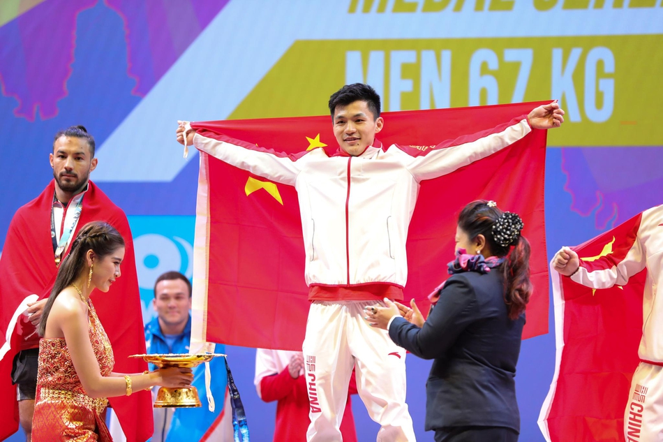 举重世锦赛谌利军总成绩夺冠