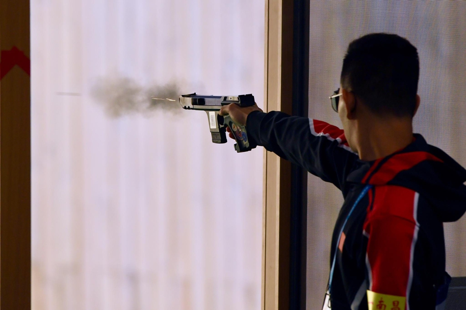 中国队夺军运会首金