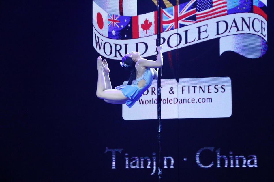 少年组 黄豆豆《红》