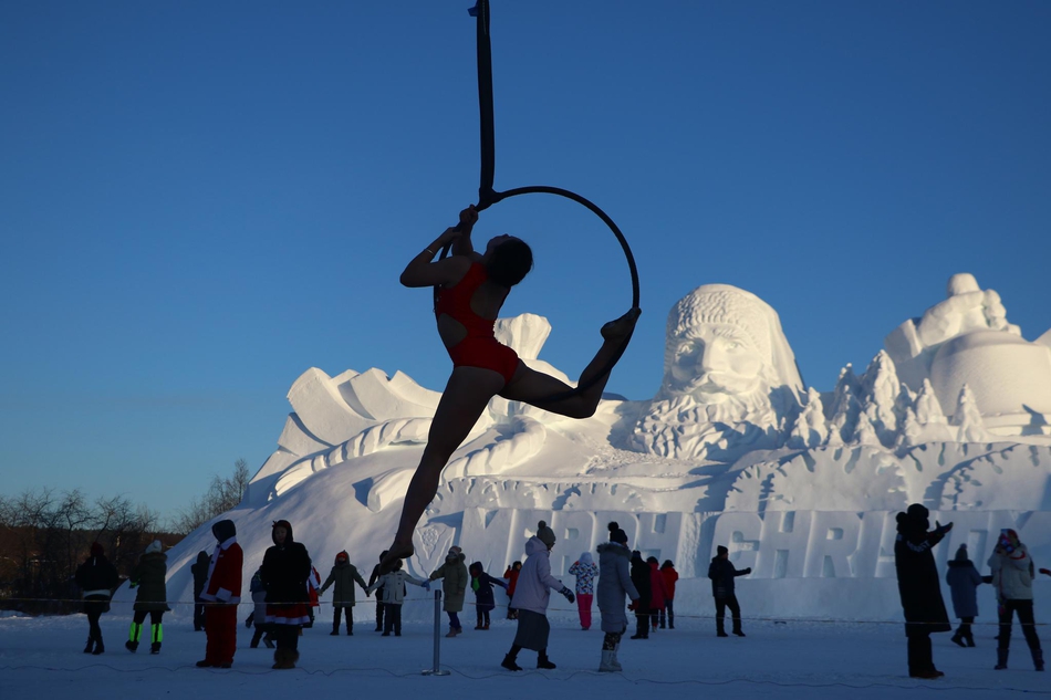 2019漠河空中舞蹈极寒挑战赛圣诞村开赛