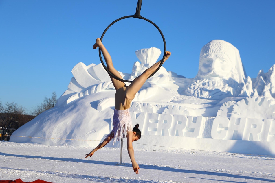 2019漠河空中舞蹈极寒挑战赛圣诞村开赛