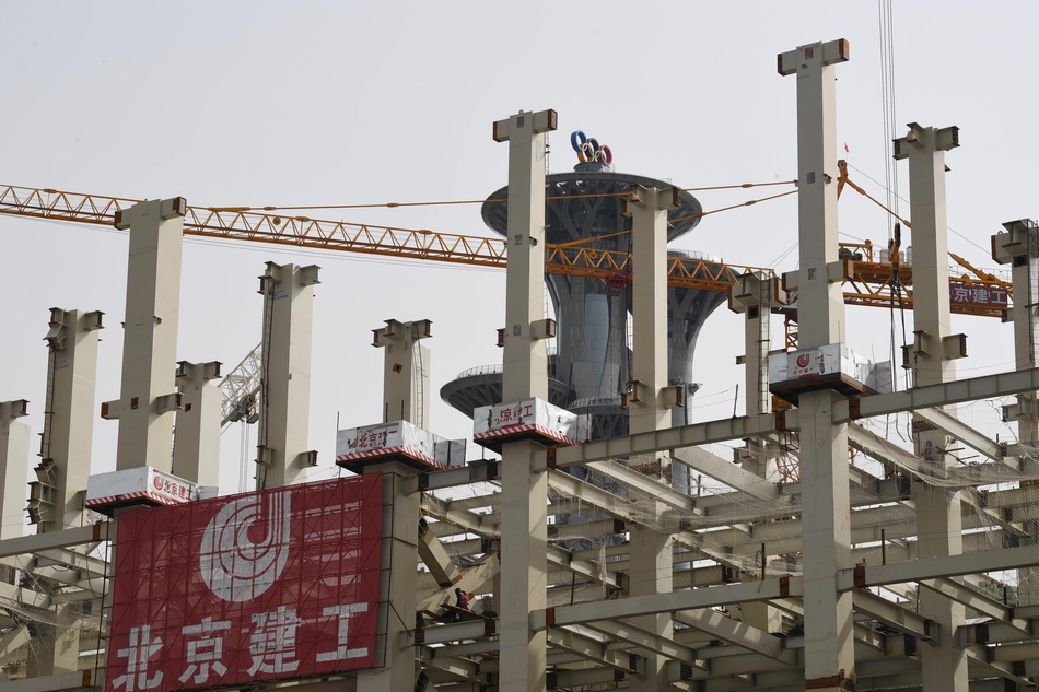 北京冬奥会主新闻中心完成国内最大规模钢结构桁架卸载
