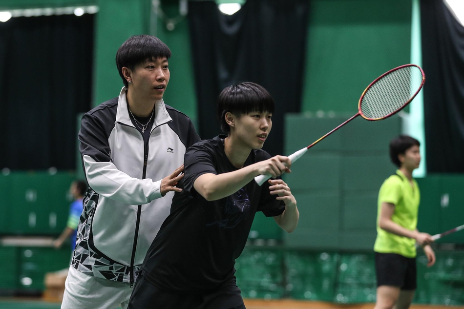 辽宁羽毛球队训练杜婧亲自上阵