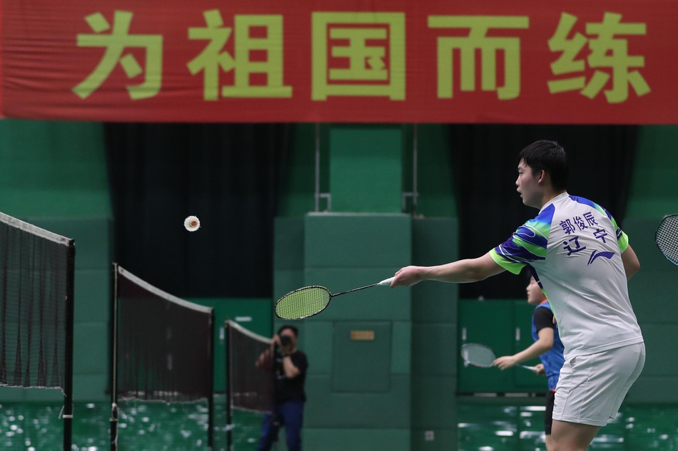 辽宁羽毛球队训练杜婧亲自上阵