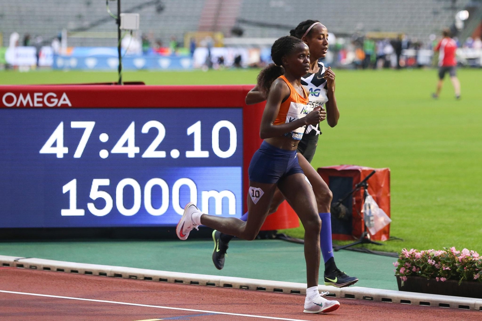 哈桑打破女子一小时跑世界纪录